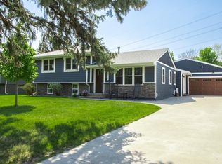 2429 Gregory Dr, New Brighton, MN 55112