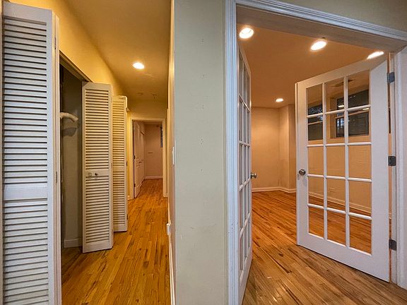 3rd image of 3807 W Ainslie St #B