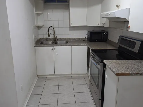 84 Alfonso Cres E #Basement, Brampton, ON L6P 1S4