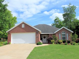 1735 S Tally Ho Dr, Fayetteville, AR 72701