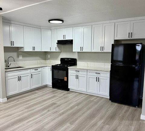 2nd image of 210 Hamlet St APT 101