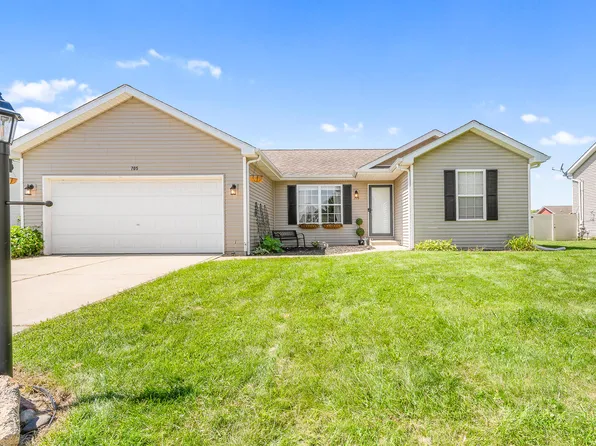 705 Carla Ann Dr, Westville, IN 46391