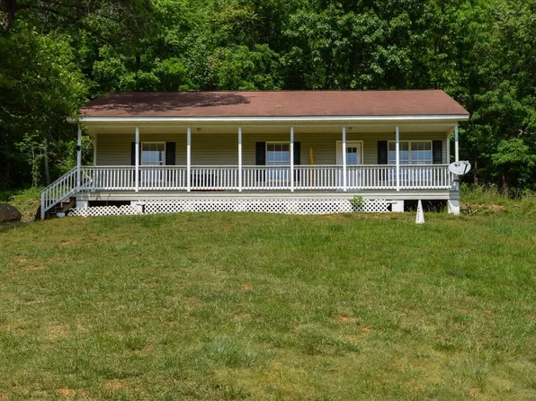 5394 Canyon Rd, Roanoke, VA 24018