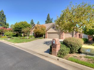 1582 E Forest Oaks Dr, Fresno, CA