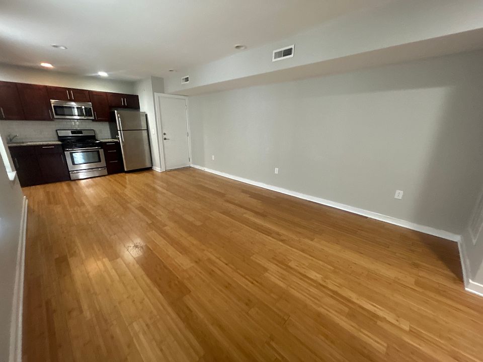 1st image of 3044 Richmond St #5