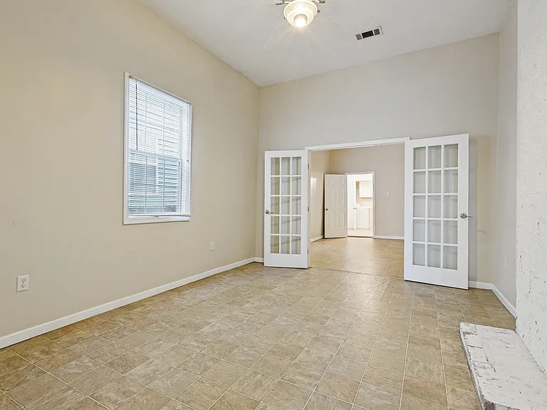 2916 Philip St — Photo 7