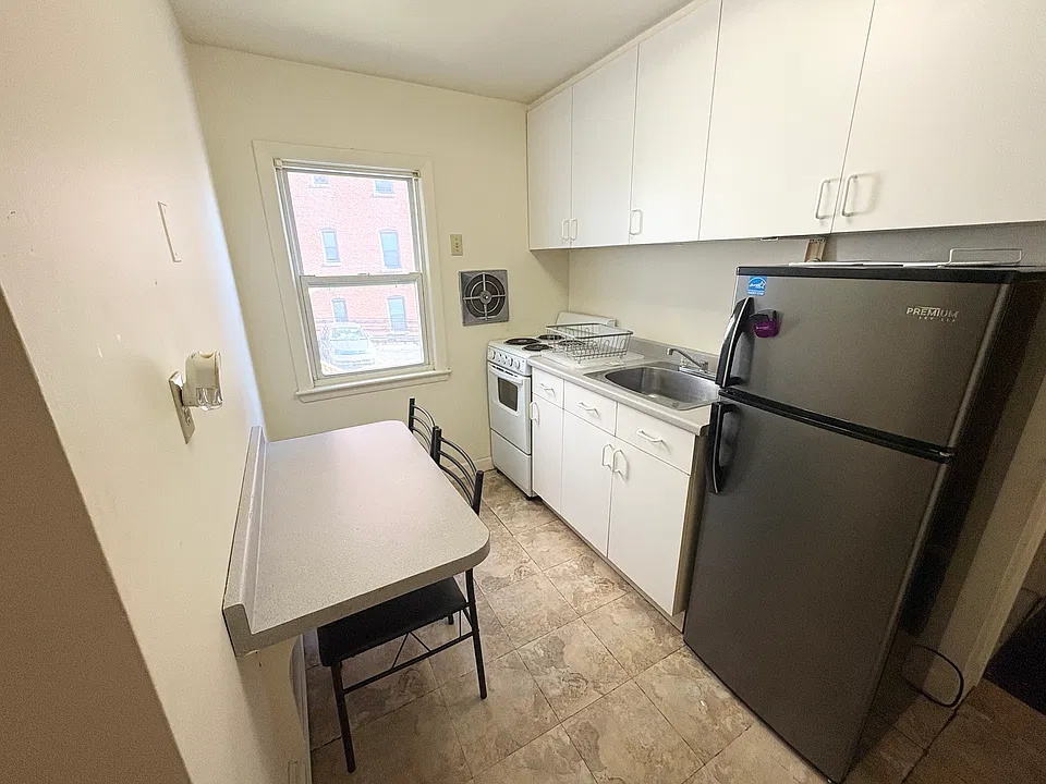 898 Massachusetts Ave #5