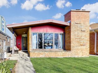2109 Dobson St, Evanston, IL 60202