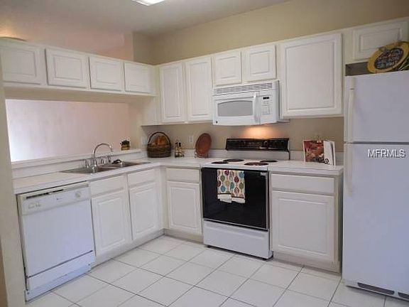 4th image of 2325 Lake Woodberry Cir