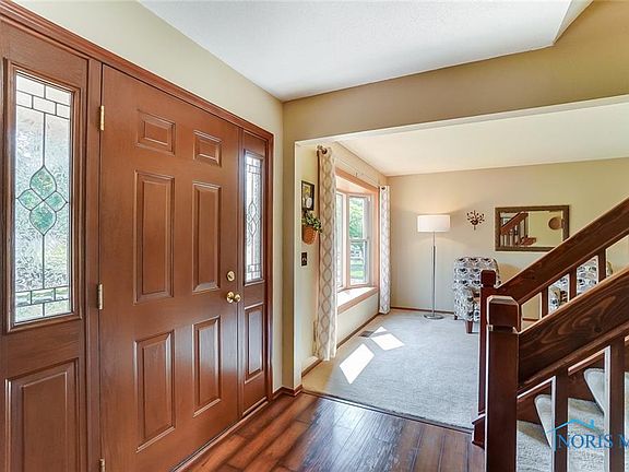 3rd image of 722 Indian Wells Ln