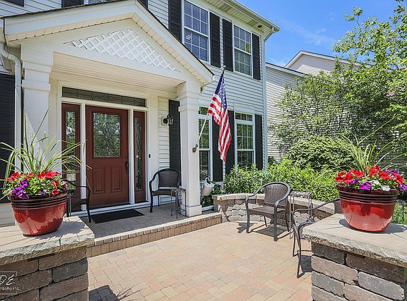 2nd image of 2673 Barrington Dr E