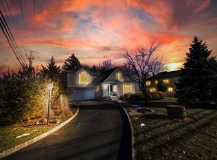 52 Orangeburg Rd, Old Tappan, NJ 07675