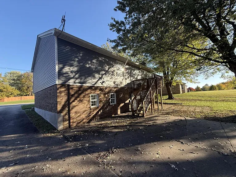 1402 N Miles St — Photo 17