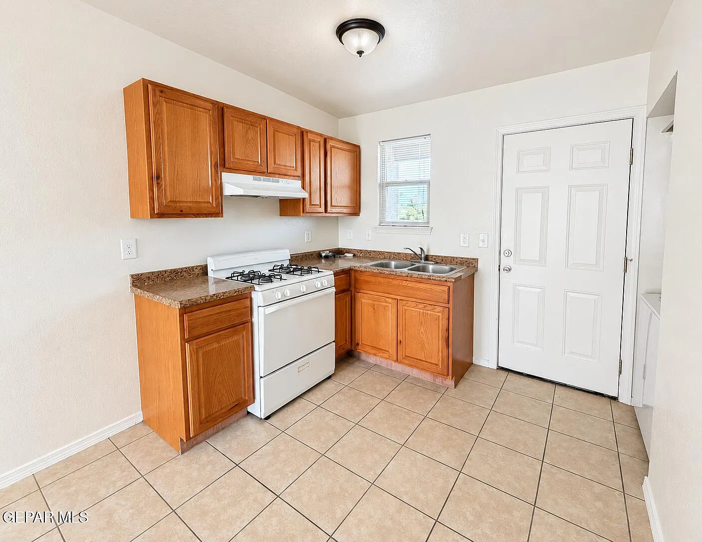 2 bed, 1.0 bath, 651 sqft, $970 — Photo 4