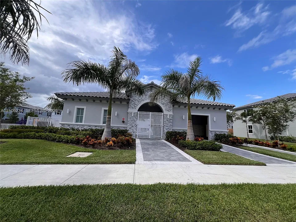 4665 NW 120th St