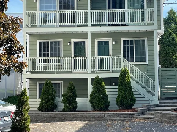 18 Suffolk St, Chelsea, MA 02150
