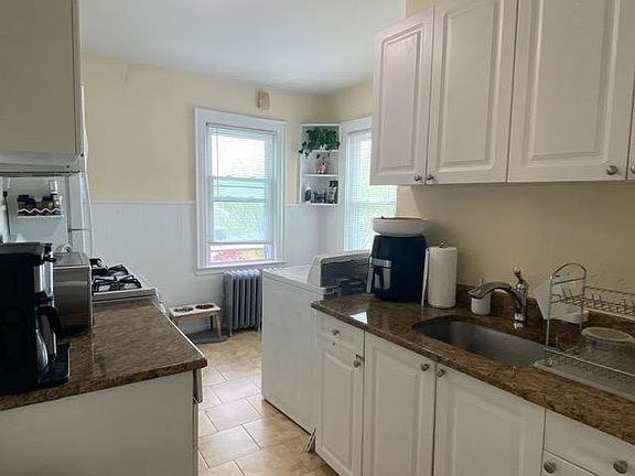 4th image of 234 W Market St
