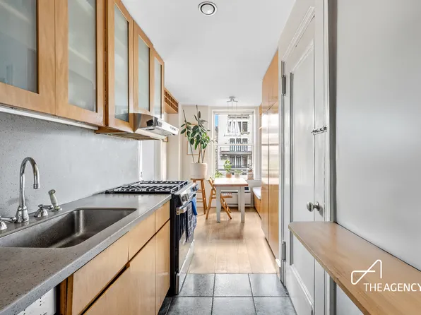 310 West 72nd Street image 5 of 11