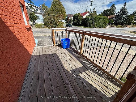 3rd image of 695 High St