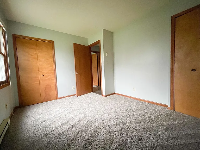 Spacious Northside Apartments — Photo 8