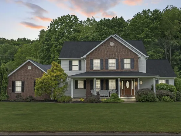 525 Gleneagles Dr, Newark, OH 43055