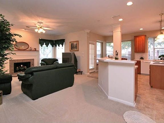 2nd image of 1715 Antler Crossing Dr