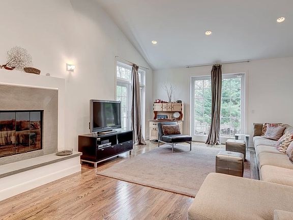 2nd image of 10 Bull Pasture Ln