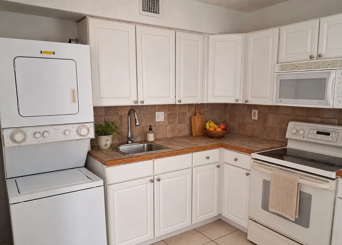 2 bed, 700 sqft, $1,950 — Photo 4