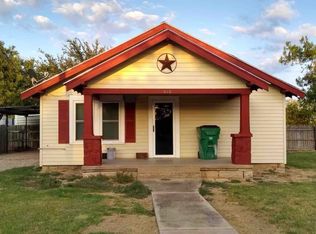 410 N Berry St, Throckmorton, TX 76483