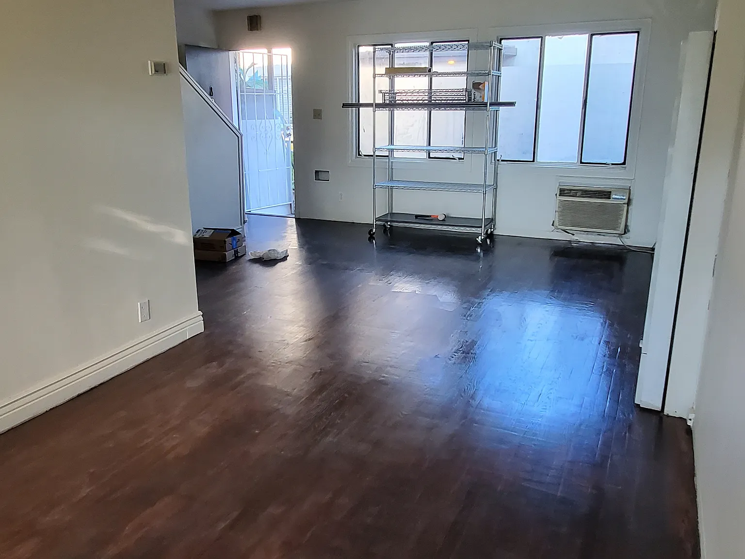 1000 V St — Photo 3