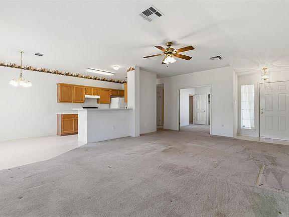 5th image of 1017 Reynaldo St