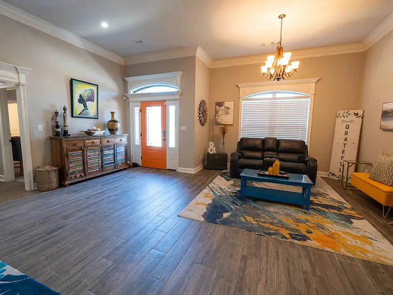 9309 E Woodruff Ave — Photo 11
