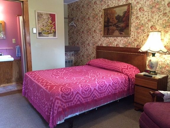 3rd image of 138 W Fairmount Ave