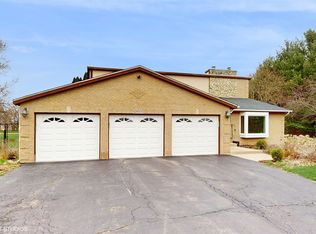 12N571 Jackson Dr, Elgin, IL 60124