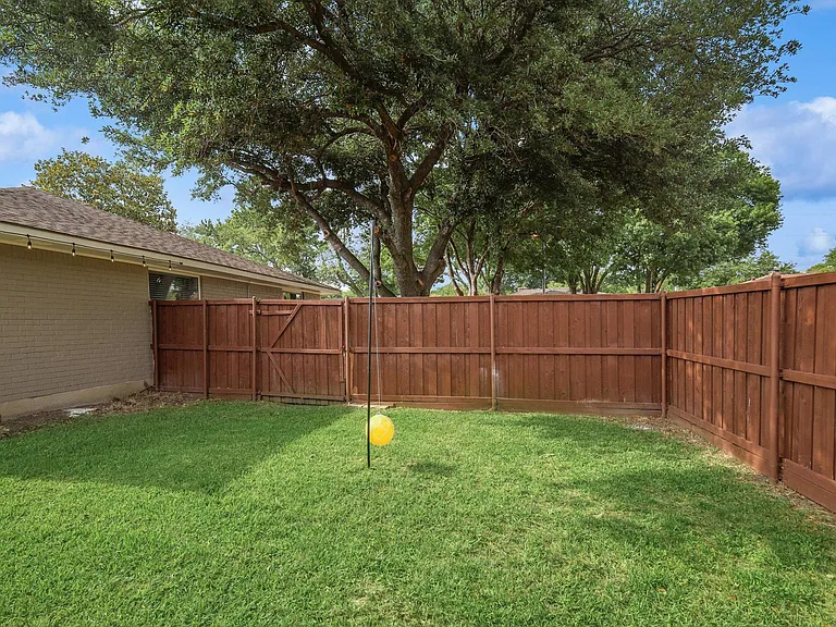 334 Lisa Ln — Photo 46