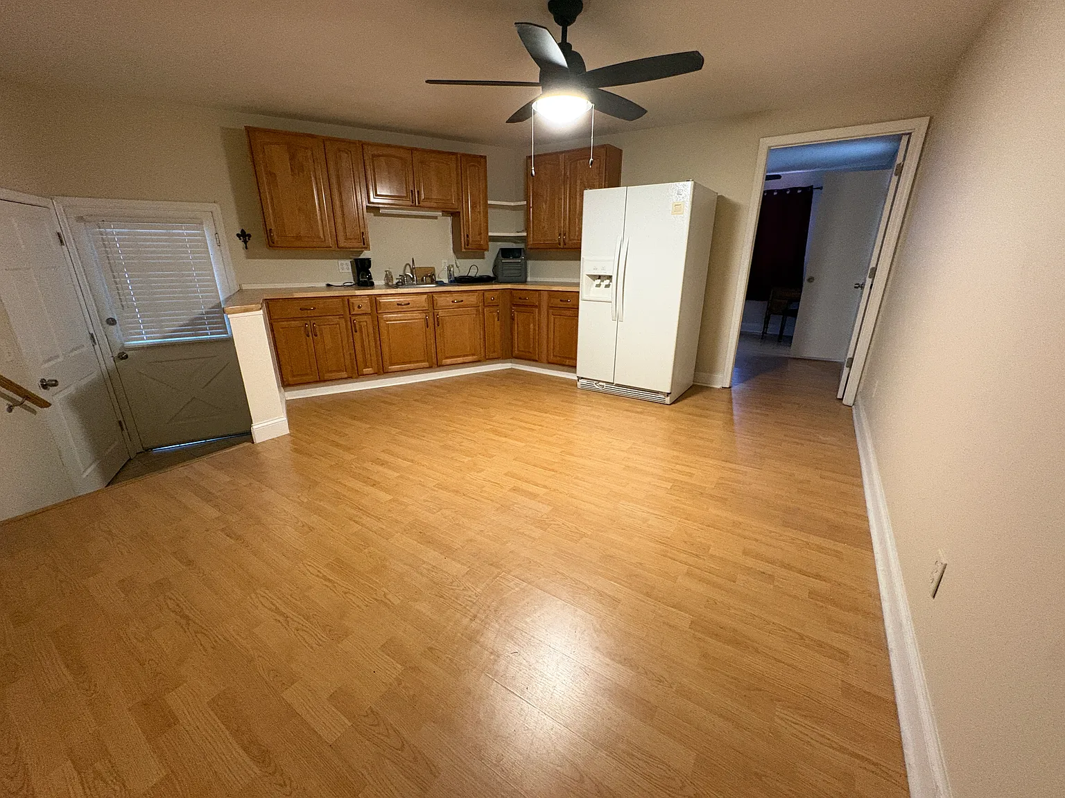 2 bed, 930 sqft, $2,050 — Photo 2