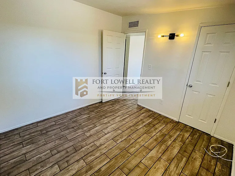 1302 N Richey Blvd — Photo 24