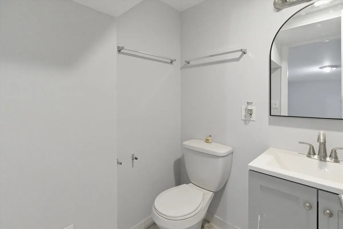 3 bed, 2.0 bath, $2,900 — Photo 4