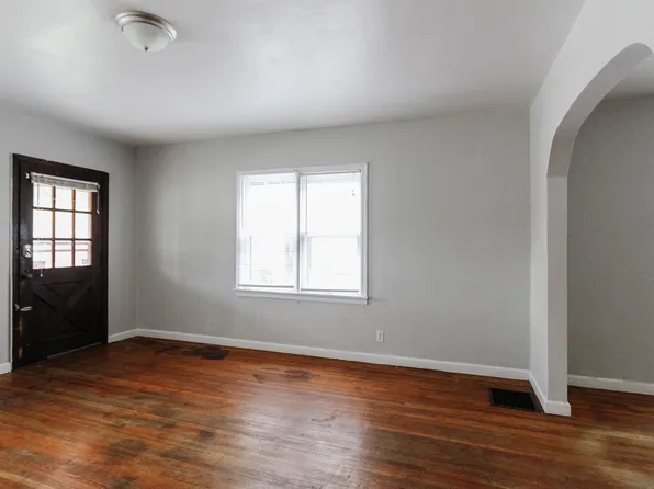 Close to Campus: In-Unit Washer and Dryer, 1522 W Jackson St, Muncie, IN 47303