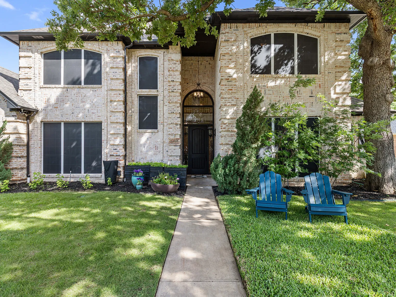 5 bed, 4.5 bath, 5119 sqft, $4,750 — Photo 3