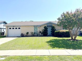 322 Springbranch Dr, Garland, TX 75043