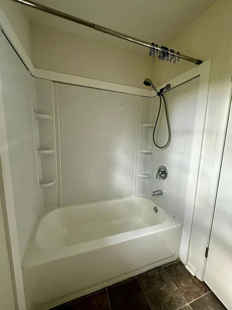 House for Rent in Marshfield — Photo 4