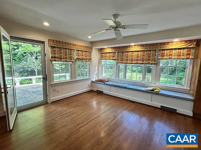 1618 Oxford Rd — Photo 10