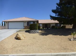 19566 Powhatan Rd, Apple Valley, CA 92308