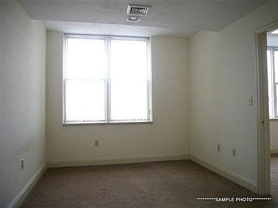 Building Photo 4