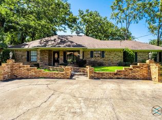 220 Cedarwood Dr, Enchanted Oaks, TX 75156