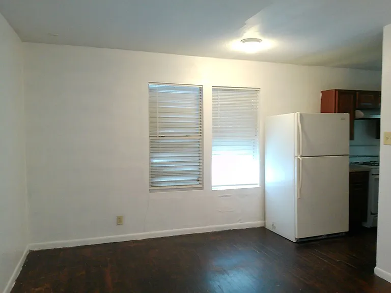 4326 Vestal St — Photo 3