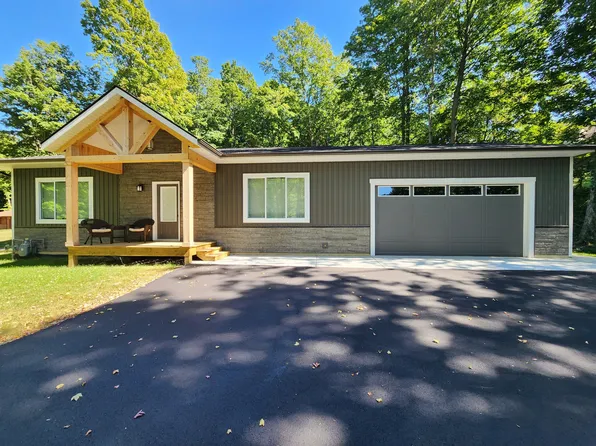 5986 8th Ave SW, Grandville, MI 49418