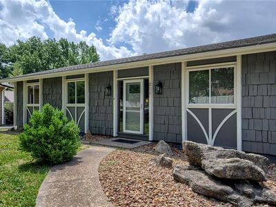 211 E Blue Ridge Blvd, Kansas City, MO, 64145