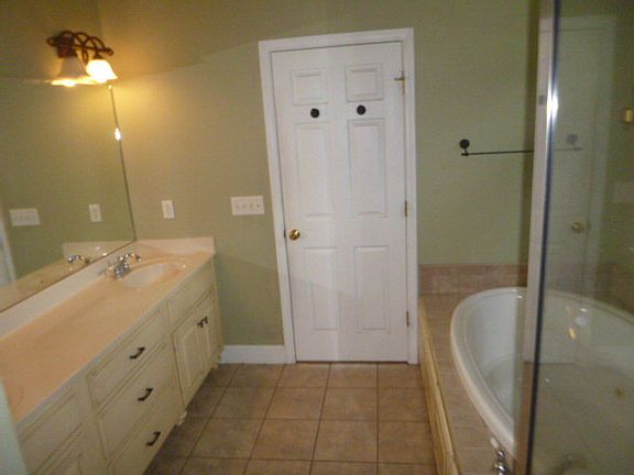 5th image of 4618 Forest Lake Dr